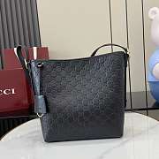 Gucci GG Emblem Medium Shoulder Bag Black 24x26x10cm - 1