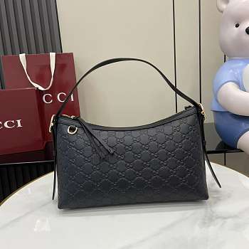 Gucci Emblem Medium Shoulder Bag Black 30x19x11cm