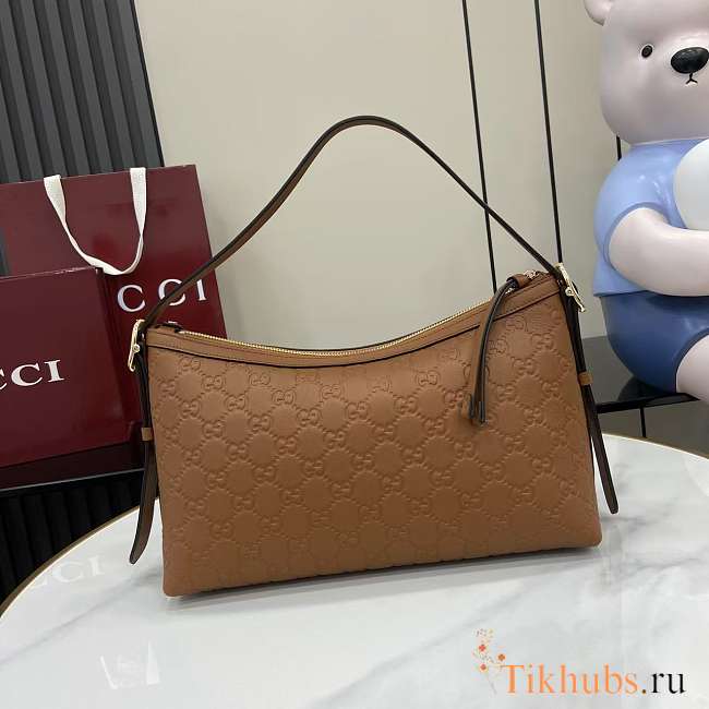 Gucci Emblem Medium Shoulder Bag Brown 30x19x11cm - 1