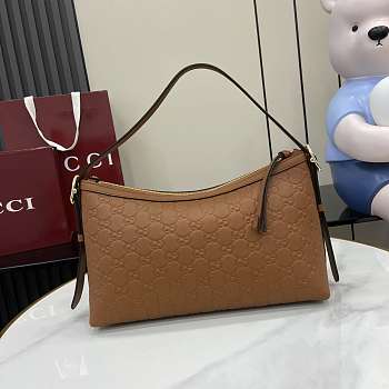 Gucci Emblem Medium Shoulder Bag Brown 30x19x11cm