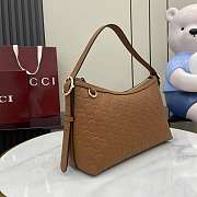 Gucci Emblem Medium Shoulder Bag Brown 30x19x11cm - 5