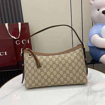 Gucci Emblem Medium Shoulder Bag Beige 30x19x11cm