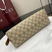 Gucci Emblem Medium Shoulder Bag Beige 30x19x11cm - 3