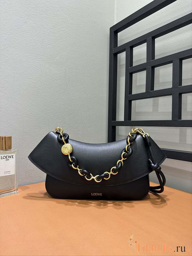 Loewe Medium Ola Bag Smooth Calfskin Black 26x18x13cm - 1