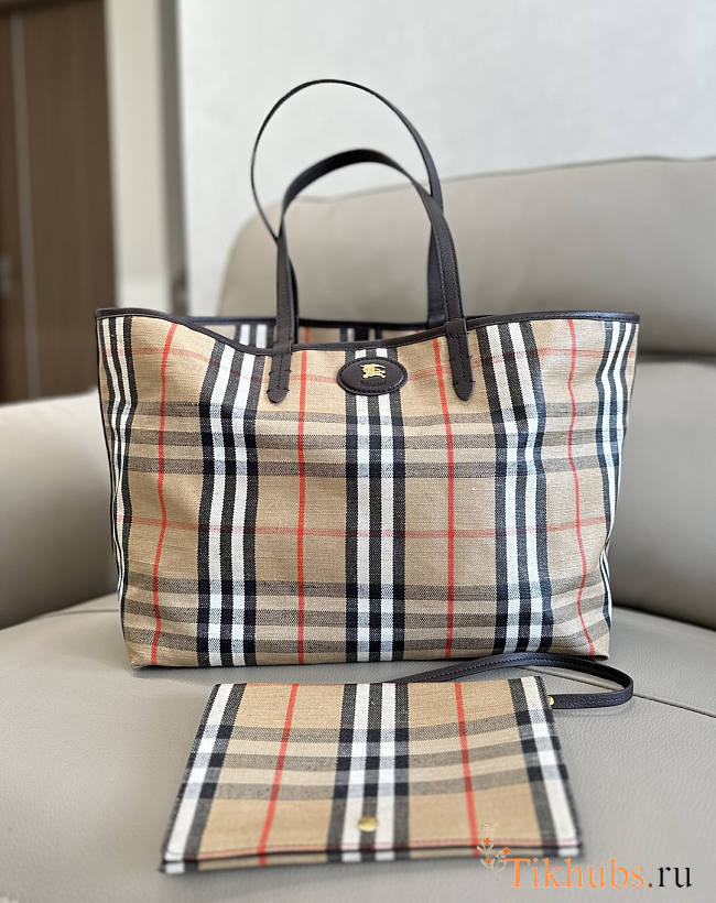 Burberry Medium Highlands Tote 38x16.5x28cm - 1