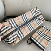 Burberry Medium Highlands Tote 38x16.5x28cm - 4