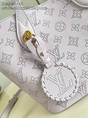 Louis Vuitton LV Blossom PM Purple 20x20x12.5 cm - 6