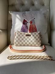 Louis Vuitton LV Pochette Liv White 24x13x6cm - 1