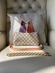 Louis Vuitton LV Pochette Liv White 24x13x6cm - 4