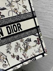 Dior Medium Book Tote White Flower 36x27.5x16.5cm - 4