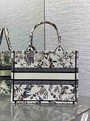 Dior Medium Book Tote White Flower 36x27.5x16.5cm - 5