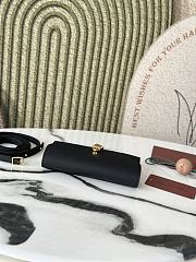 Loro Piana Extra Pochette Calfskin Black 18x10x2.5cm - 3