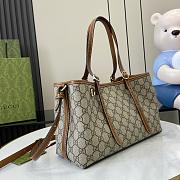 Gucci Emblem Medium Tote Bag 31x18.5x11.5cm - 2