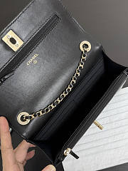 Chanel Top Handle Black Lambskin 18cm - 3