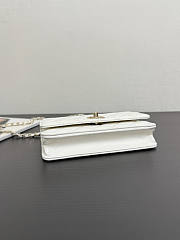 Chanel Top Handle White Lambskin 18cm - 5