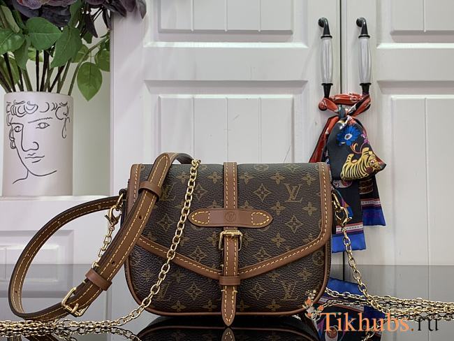 Louis Vuitton LV Solo Bag 15.7x11.6x4cm - 1