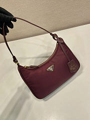 Prada Re-Edition 2005 Hobo Bag Burgundy 22x18x6.5cm - 5