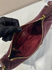 Prada Re-Edition 2005 Hobo Bag Burgundy 22x18x6.5cm - 2