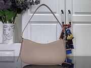 Louis Vuitton LV Pochette Bloom Sand Bag 23x10x4cm - 5