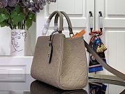Louis Vuitton LV Avenue PM Bag Grey 30x19.5x12cm - 3