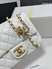 Chanel 25B Flap Bag White Lambskin Gold 18x13.5x7cm - 4