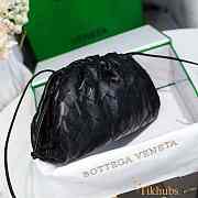 Bottega Veneta Mini Pouch Intrecciato Leather Clutch Black 22x13x5cm - 4