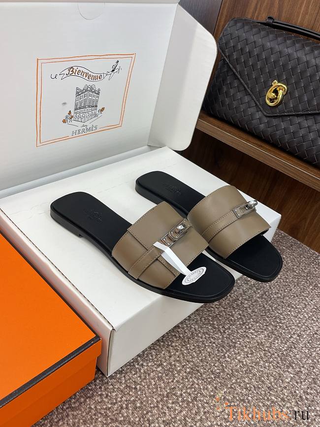 Hermes Giulia Sandal Etoupe Black - 1