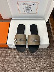 Hermes Giulia Sandal Etoupe Black - 3