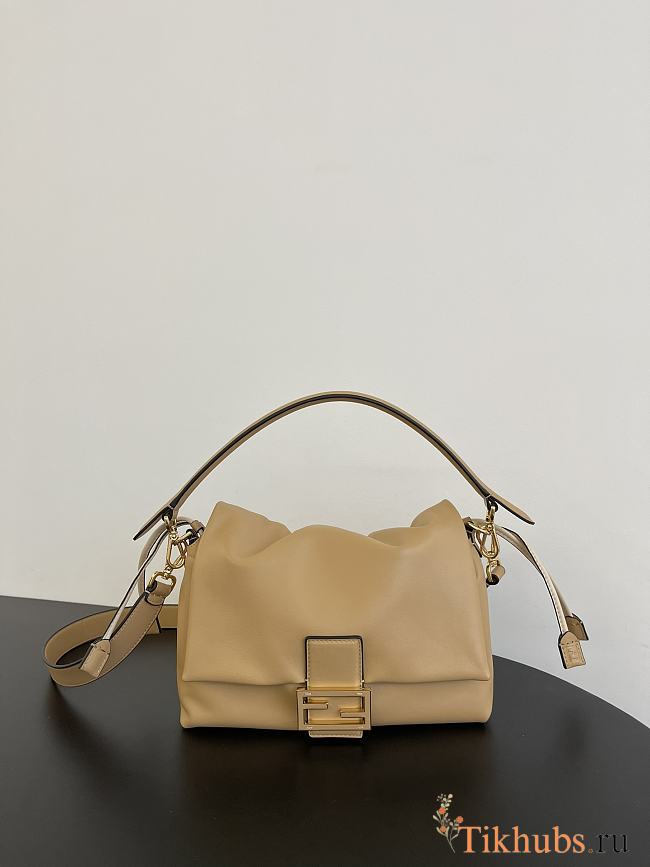 Fendi Mamma Baguette Medium Light Tan Leather Bag 26.5x18x8.5cm - 1