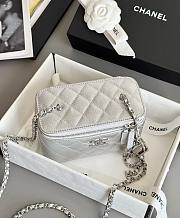 Chanel Vanity Case Silver Caviar 17x9.5x8cm - 3
