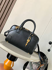 Loewe Amazona 23 Black Bag Calfskin 23x10x15cm - 1