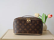 Louis Vuitton LV Bag Toiletry Monogram 24 x 13 x 13 cm - 1