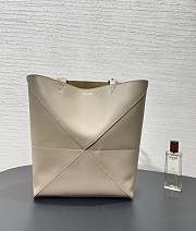 Loewe Medium Puzzle Fold Tote Shiny Calfskin Grey 31.5x14.5x25.5cm - 2