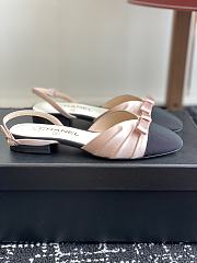 Chanel two-toned slingback pumps with a bow detail - 2