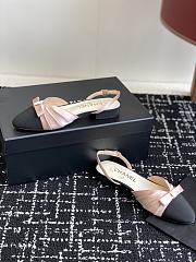 Chanel two-toned slingback pumps with a bow detail - 6