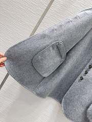 Prada grey wool coat with fur cuffs - 4