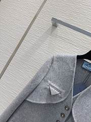 Prada grey wool coat with fur cuffs - 2