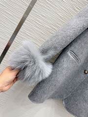 Prada grey wool coat with fur cuffs - 3