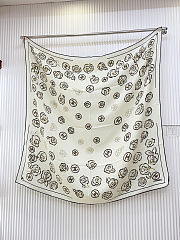 Chanel scarf, featuring a white background with a pattern flower of black 140*140cm - 3