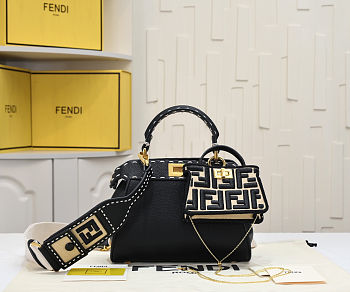 Fendi peekaboo isee Bag black size 23 cm