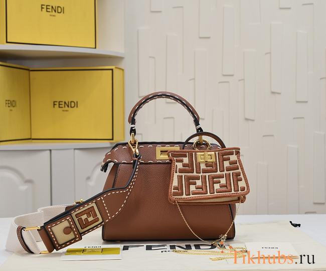 Fendi peekaboo isee Bag brown size 23 cm - 1