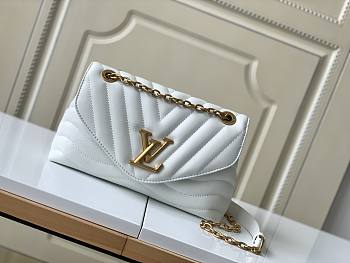 Louis Vuitton New Wave Chain Bag 24x14x9cm