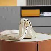 Louis Vuitton Diane Monogram Empreinte Leather handbag in a cream color 23*16*8.5cm - 5