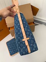 Louis Vuitton CarryAll MM Monogram Denim bag in blue size 39cm - 2