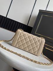 Chanel Diana bag in beige lambskin beige 22.5×14×7cm - 3