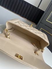 Chanel Diana bag in beige lambskin beige 22.5×14×7cm - 6