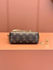Louis Vuitton Lockit BB Monogram handbag 15x19x7cm - 3