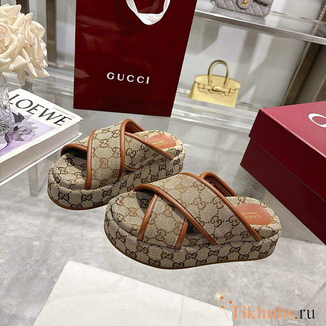 Gucci platform slides - 1