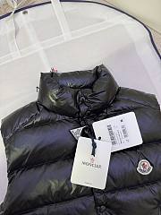Moncler Enfant padded logo-patch detail gilet in black - 6