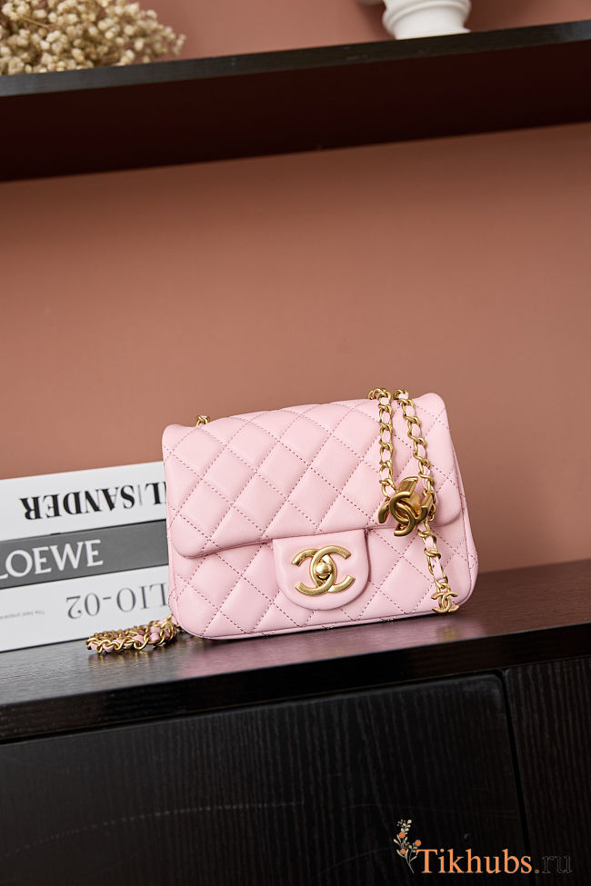 Chanel Mini flap bag Shiny Lambskin & Gold Plated Metal Light pink 13×18×7cm - 1